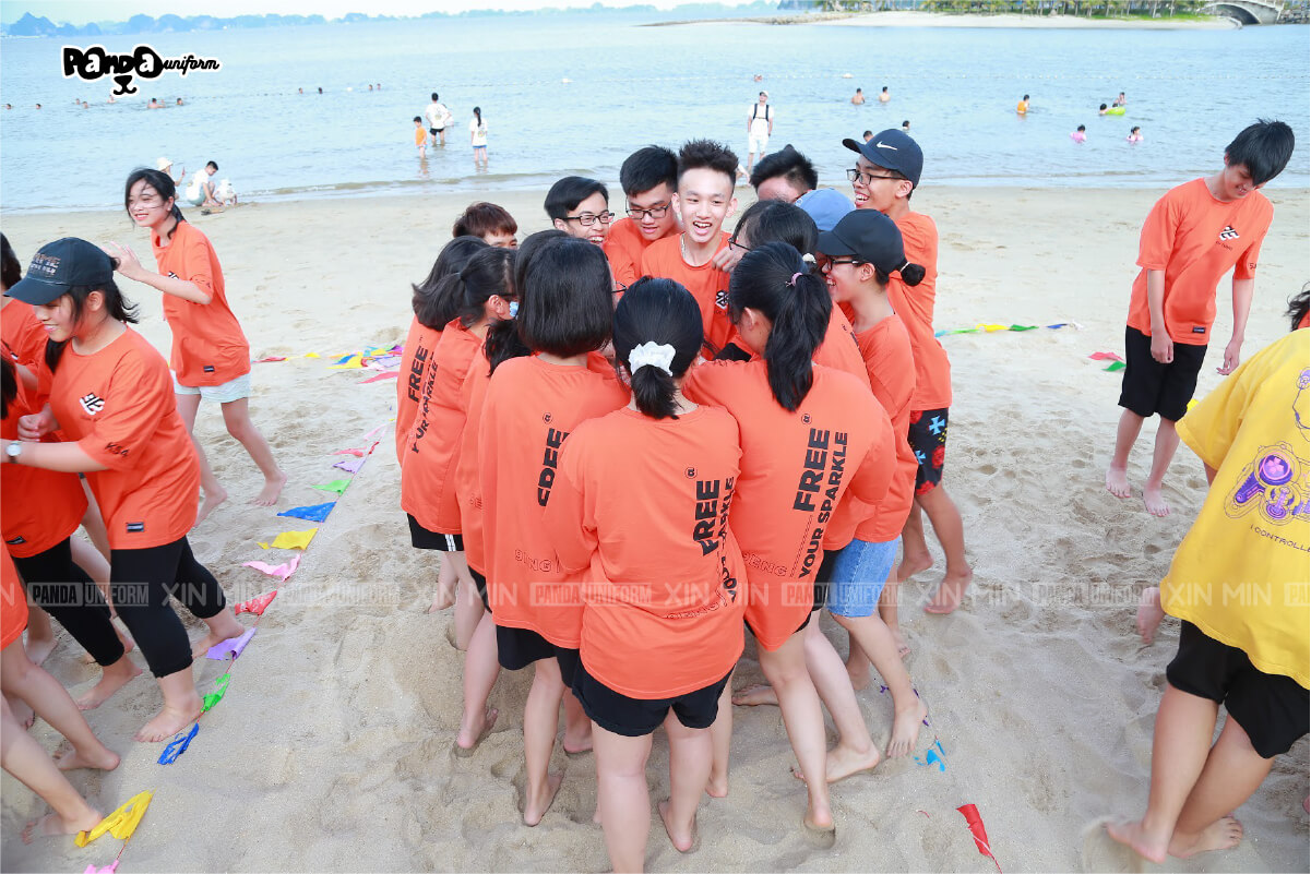 Mẫu áo lớp Team Building màu cam ngói Free your sparkle