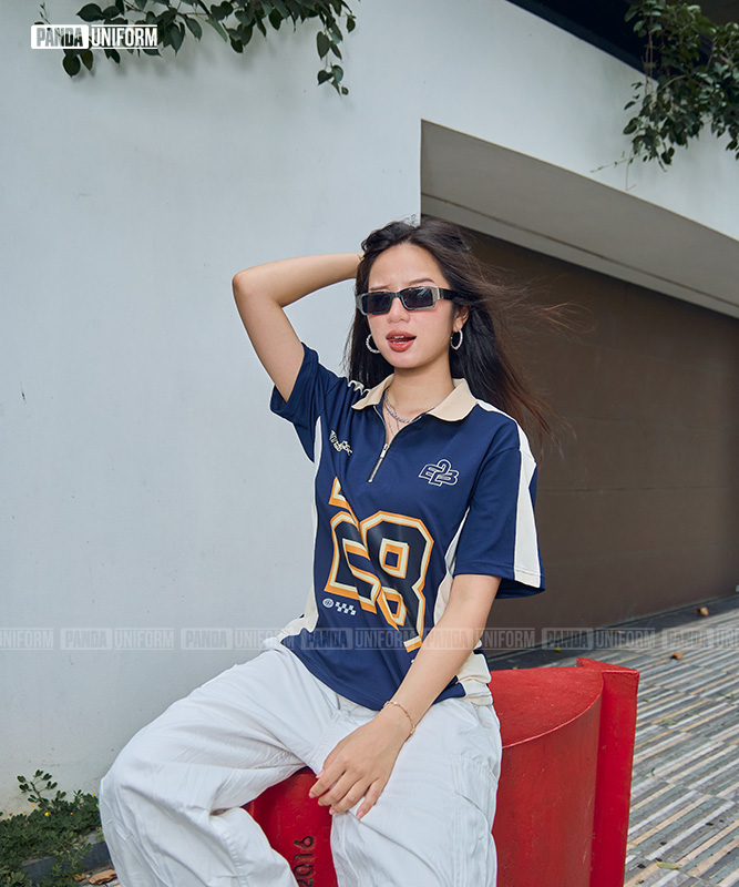 Mẫu Polo cổ zip BST Crewmate Xanh tím than x Be 2 đang được rất nhiều tập thể yêu thích. Liên hệ Panda ngay để được Miễn phí tư vấn thiết kế!